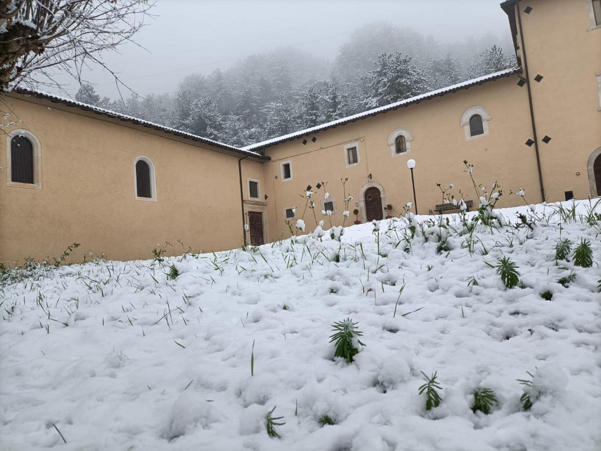 Bed and Breakfast Casa Fra Ambrogio Pizzoli Zewnętrze zdjęcie