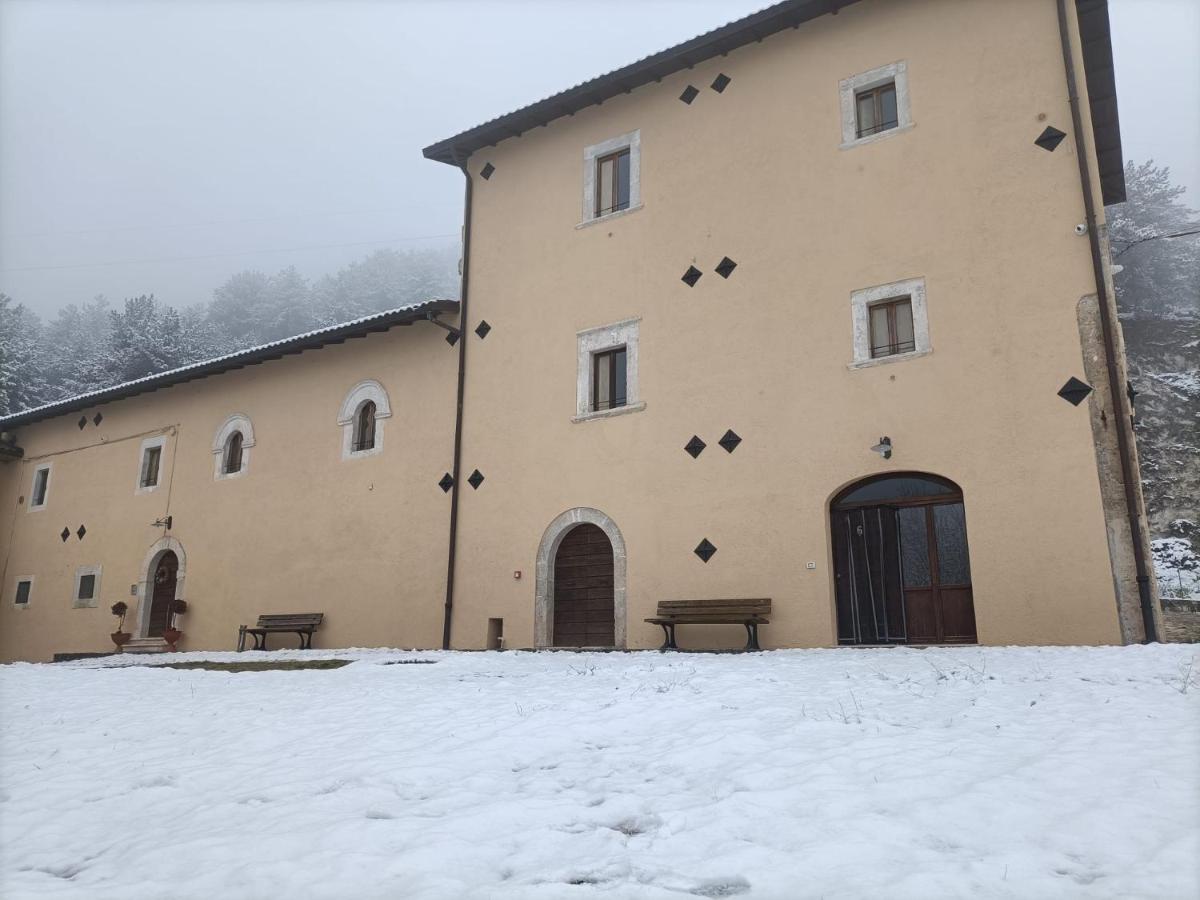 Bed and Breakfast Casa Fra Ambrogio Pizzoli Zewnętrze zdjęcie